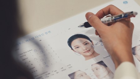 작고 우아하며 빛나는 얼굴을 위하여